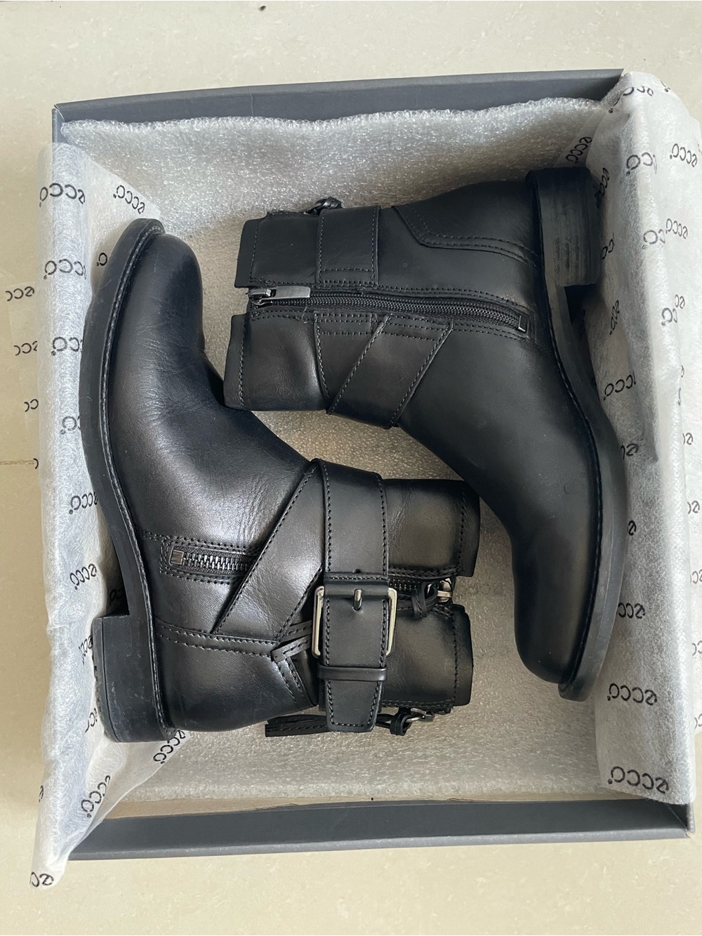 ECCO Women's Cross Ankle Strap Boot